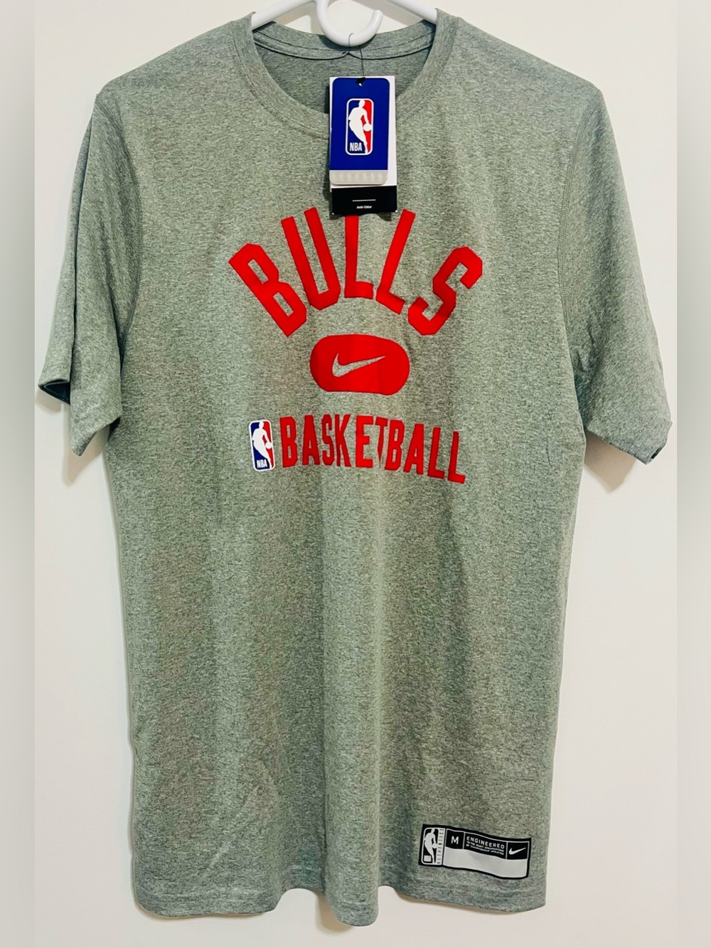 NBA Chicago Bulls Gray & Red Team Logo T-Shirt